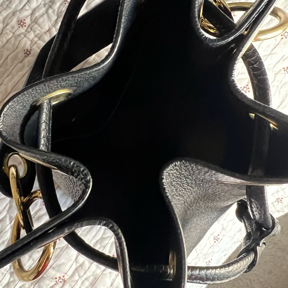 “DIVAS BAG" DV LUXURY Bucket Classic Black Italian Leather Crossover Handbag - Picture 2 of 5